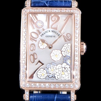 레플리카 [프랭크뮬러] 여성용 롱아일렌드 952 QZ ORC D 1R 컬력션 최상급 퀄리티의 쥬얼셋팅 케이스 화이트 마더 오브 펄 다이얼 스위스 쿼츠 무브먼트 FRA0415  