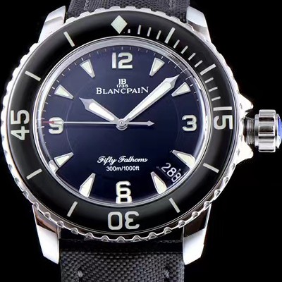 레플리카 [블랑팡] 남성용 베스트셀러 피프티 패덤스 5015-1130-52 다이버 워치 블랙 다이얼 스위스 ETA 2836-2오토매틱 무브먼트 BLA4200  