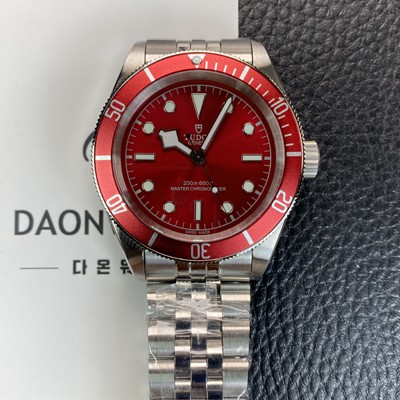 레플리카 [튜더] 남성용 블랙베이 피프티에이트 41mm 오토매틱 2824무브먼트 버건디 다이얼 tud5130  