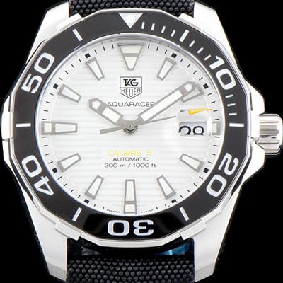 레플리카 [태그호이어] 남성용 아쿠아레이서 칼리버5 WAY201A.FT6142 화이트 다이얼 오토매틱 무브먼트 TAG0101  