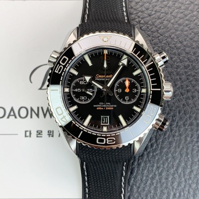 레플리카 [오메가] 남성용 씨마스터 신제품 215.33.46.51.01.001 플래닛 오션 600m 코액시얼 마스터 크로노미터 45.5mm 크로노그래프 오토매틱 Cal.9900 타입 블랙 다이얼 omg0200  