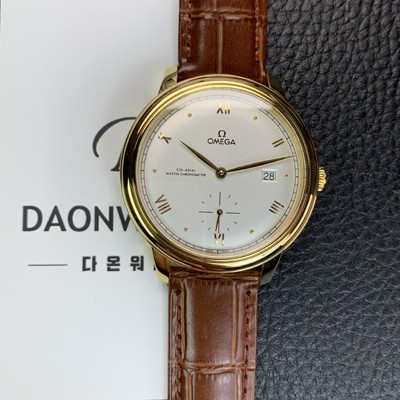 레플리카 [오메가] 남성용 드빌 스몰 434.53.41.20.02.001 세컨즈 마스터 크로노미터 18K 옐우골드 41mm 오토매틱 Cal.8802 타입 실버 다이얼 omg0216  