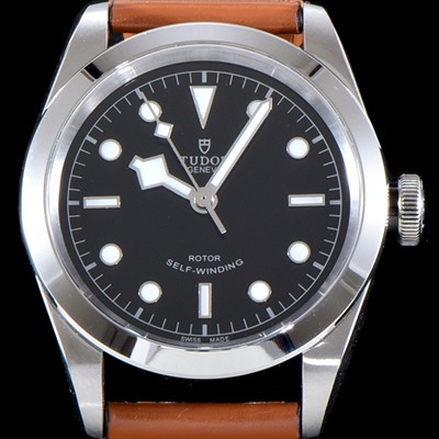 레플리카 [튜더] 남성용 빈티지 베이지 가죽 스트랩!! 블랙 베이 M79500-0008 스노우플레이크 오리지널 동일 무브 블랙 다이얼 스위스 ETA 2824-A2 오토매틱 무브먼트 TUD0330  