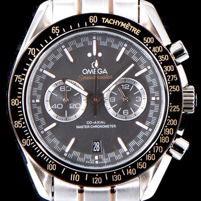 레플리카 [오메가] 남성용 스피드마스터 329.23.44.51.06.001 18K 로즈골드 레이싱 코-액시얼 마스터 크로노미터 타키미터 크로노그래프 그레이 다이얼 브레이슬릿 일본 수입산 쿼츠 무브먼트 OMG0544  