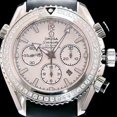 레플리카 [오메가] 남성용 시마스터 코엑시엘 222.32.38.50.01 쥬얼 다이아몬드 베젤 크로노그래프 화이트 다이얼 오토매틱 무브먼트 OMG0005  