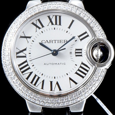 레플리카 [까르띠에] 남성용 신형 UP!!발롱블루 드 까르띠에 WE900651 33-36mm 사이즈 최상급 다이아몬드 세팅 베젤 화이트 실버 썬더스트 다이얼 오토매틱 무브먼트 CAR0006  