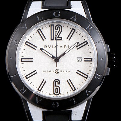 레플리카 [불가리] 남성용 신상품 업데이트!! 디아고노 102427 DG41C6SMCVD 마그네슘 PVD 화이트 다이얼 쿼츠 무브먼트 BVL4254  