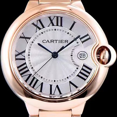 레플리카 [까르띠에] 남성용 발롱블루 드 까르띠에 W69006Z2 42사이즈 18k 로즈골드 화이트 다이얼 쿼츠 무브먼트 CAR0024  