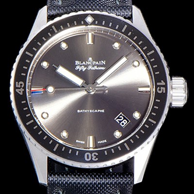 레플리카 [블랑팡] 남성용 하이퀄리티 피프티 패덤스 오토매틱 티타늄케이스 칼리버 1315타입 43.6미리 미리바티스카프 리얼 세라믹 베젤 UP!! 다이버 워치 그레이다이얼 BLA77865  