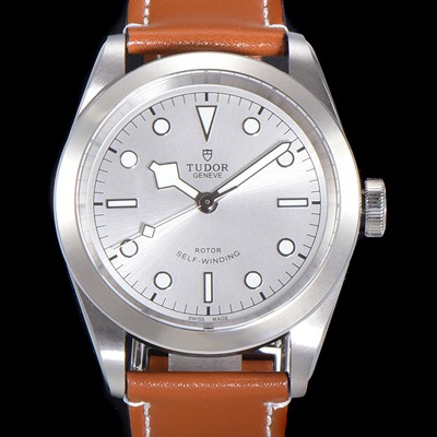 레플리카 [튜더] 남성용 블랙 베이 오토매틱 ETA2824-2  41mm 가죽줄 실버 다이얼 tud20946  