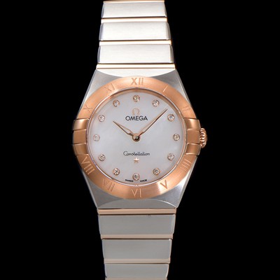레플리카 [오메가] 여성용 컨스틀레이션 131.20.28.60.55.001 로즈골드 28mm 쿼츠 무브먼트 화이트 자개 다이얼 omg0153  
