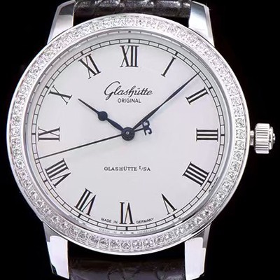 레플리카 [글라슈테 오리지날] 남성용 세나토 베이지 다이얼 오토매틱 무브먼트 GLA4240  