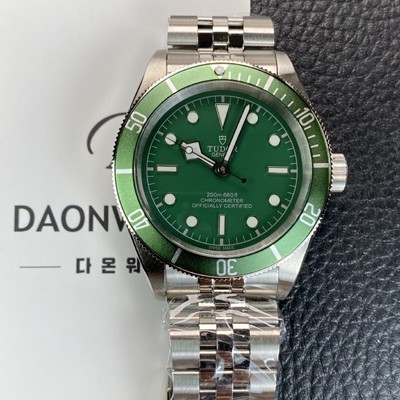 레플리카 [튜더] 남성용 블랙베이 피프티에이트 41mm 오토매틱 2824무브먼트 그린 다이얼 tud5131  