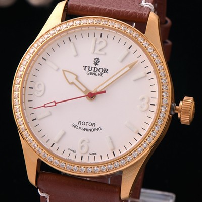 레플리카 [튜더] 남성용 헤리티지 화이트 다이얼 오토매틱 무브먼트 TUD4210  