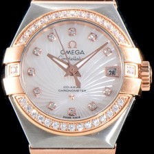 레플리카 [오메가] 남성용 여성 컬렉션 컨스틀레이션 123.25.27.20.55.001 오메가 코-액시얼 27MM 다이아몬드 세팅 베젤 화이트 자개 다이얼 18K 로즈골드 콤비 쿼츠 무브먼트 OMG4114  