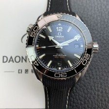 레플리카 [오메가] 남성용 씨마스터 신제품 215.33.44.21.01.001 플래닛 오션 600m 코-액시얼 마스터 크로노미터 43.5mm 오토매틱 Cal.8900 타입 우레탄줄 블랙 다이얼 omg0190  