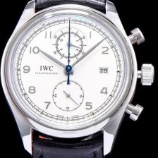 레플리카 [아이더블유씨] 남성용 포루투기즈 칼리버 IW390403 클래식 모델 크로노그래프 화이트 다이얼 오토매틱 무브먼트 IWC0101  