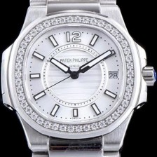 레플리카 [파텍필립] 여성용 노틸러스 7011/1G-001 하이엔드 최상급쥬얼 다이아몬드 베젤 화이트 텍스쳐 다이얼 브레이슬릿 스위스 정품 쿼츠 무브먼트 PAT0110  