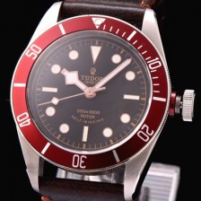 레플리카 [튜더] 남성용 헤리티지 블랙베이 브레이슬릿 블랙다이얼 TUD4203  