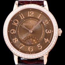 레플리카 [예거르꿀르뜨] 남성용 랑데부 나잇&데이 344242J 레이디 워치 18K 로즈골드 최상급 다이아몬드 세팅 베젤 문페이즈 브라운 텍스쳐드 다이얼 오토매틱 무브먼트 JAG0420  