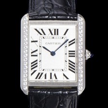 레플리카 [까르띠에] 남성용 탱크 WJTA0015 로마 인덱스 34.8mm 화이트 다이얼 커플용 악어가죽 쿼츠 무브먼트 CAR0501  