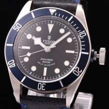 레플리카 [튜더] 남성용 헤리티지 블랙베이 브레이슬릿 블랙다이얼 TUD4200  