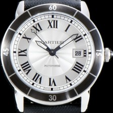 레플리카  [까르띠에] 남성용 New!! 롱드 크루아지에르 드 까르띠에 WSRN0002 시크한 캐주얼 워치!! 기요쉐 패턴의 실버 다이얼 오토매틱 무브먼트 CAR4023  