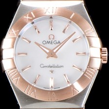 레플리카 [오메가] 남성용 여성 컬렉션 컨스틀레이션 123.20.24.60.05.001 오메가 코-액시얼 27MM 로마 숫자가 인그레이빙된 베젤 18K 로즈골드 콤비 화이트 자개 다이얼 쿼츠 무브먼트 OMG4123  