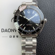 레플리카 [오메가] 남성용 씨마스터 신제품 215.30.44.21.01.001 플래닛 오션 600m 코-액시얼 마스터 크로노미터 43.5mm 오토매틱 Cal.8900 타입 메탈줄 블랙 다이얼 omg0195  