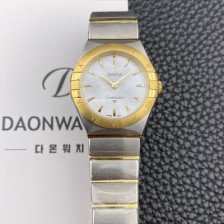 레플리카 [오메가] 여성용 컨스틀레이션 맨해튼 131.20.28.60.05.002 옐우골드 28mm 쿼츠 Cal.4061무브먼트 화이트 자개 다이얼 omg0229  