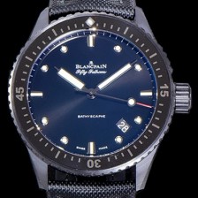 레플리카 [블랑팡] 남성용 하이퀄리티 피프티 패덤스 오토매틱 칼리버 1315타입 43.6미리 미리바티스카프 리얼 세라믹 UP!! 다이버 워치 블랙 다이얼 BLA77847  